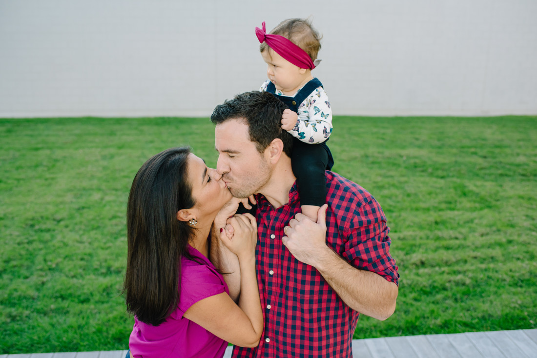 Houston newborn outdoor family photography session